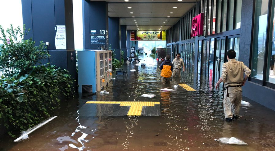 成田駅 成田イオンモール 成田街道が冠水 現場のtwitter画像 動画まとめ Sky Journal